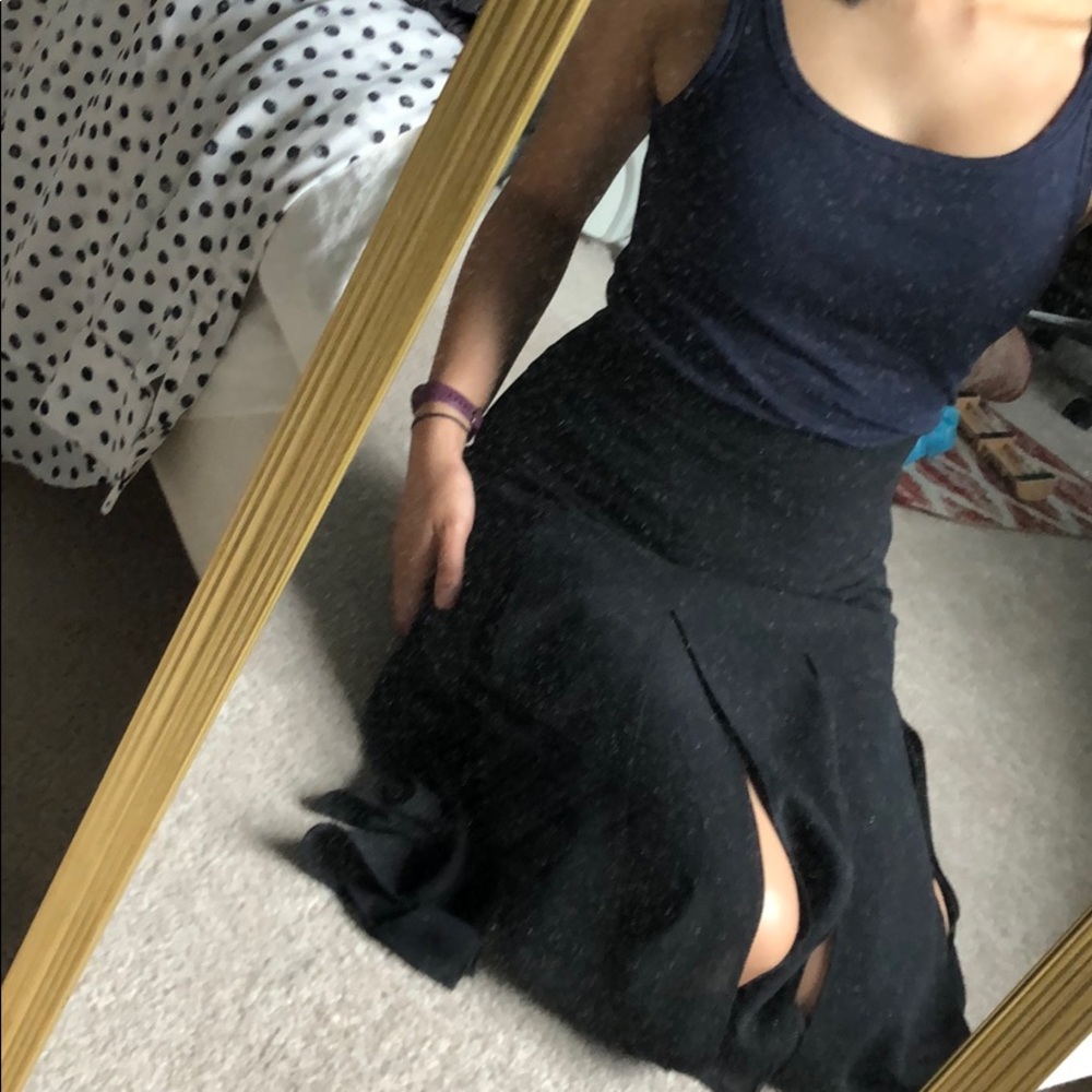 Unique Ann Taylor Black A-Line Skirt in Size 2